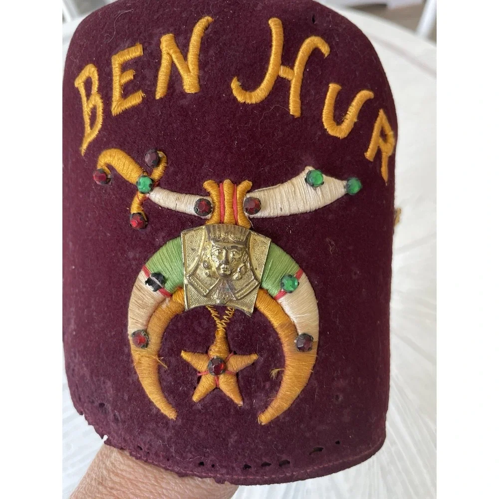 Vtg  BEN HUR Rhinestone Red Wool Shriners Masonic Fez Hat w/Jeweled Tassel Pin